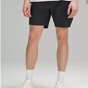 Lululemon Men’s BRAND NEW- Commission Short Classic 7”